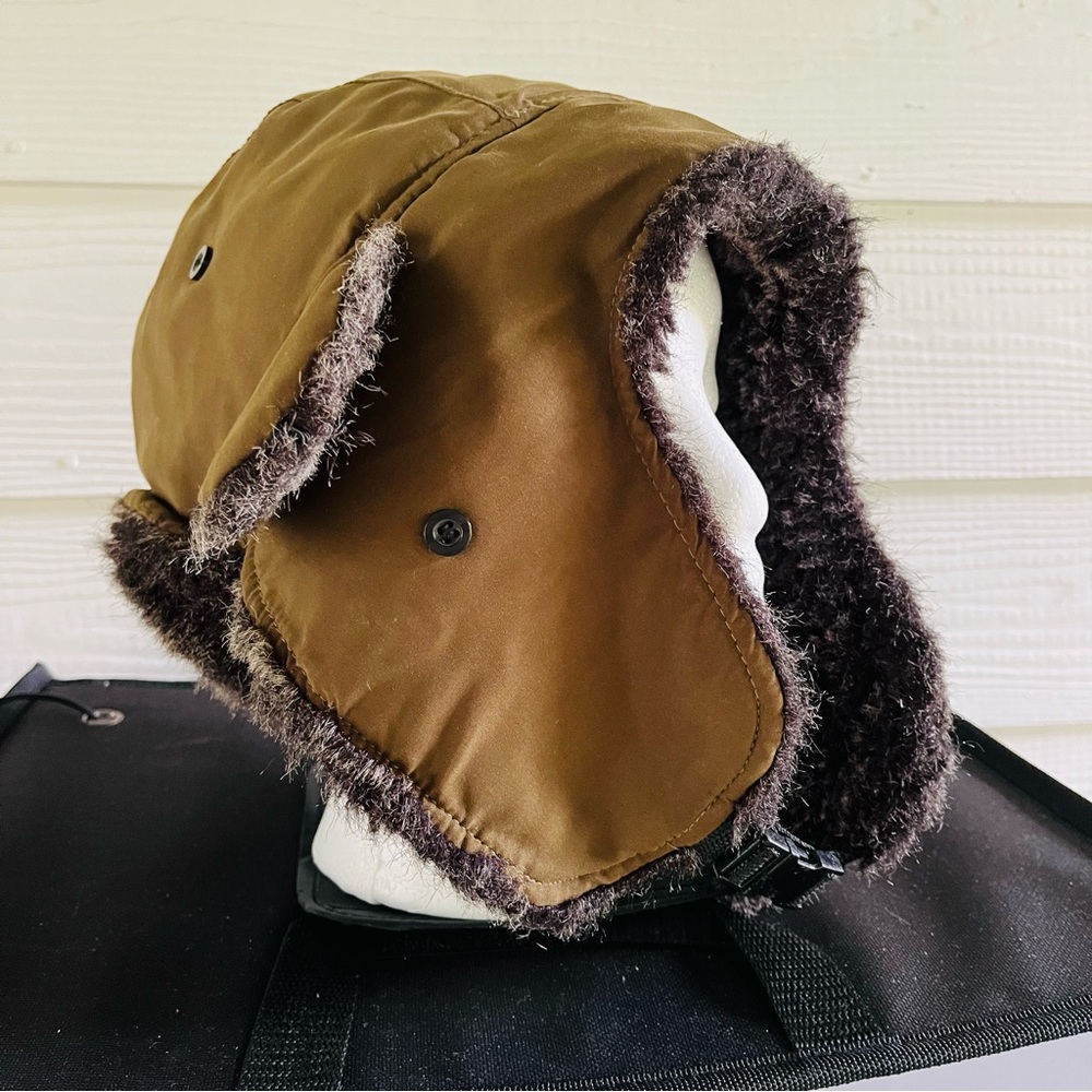 City Hunter Green & Faux Fur Hat. Warm & Quick Dry. OSFM Pre-Owned, Excellent!